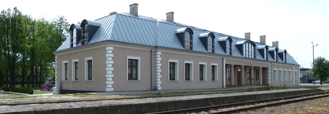 The railway station complex – currently the City Public Library